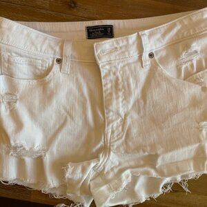 Abercombie & Fitch White denim shorts for women great shape